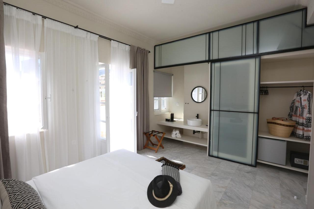 Oiko Mini Suites Ermoupoli Exteriör bild
